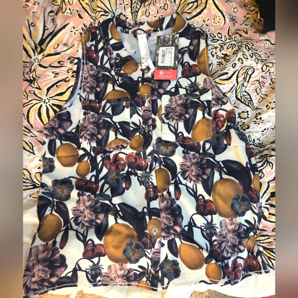 Oiselle Benjamina Button Tank Size 2